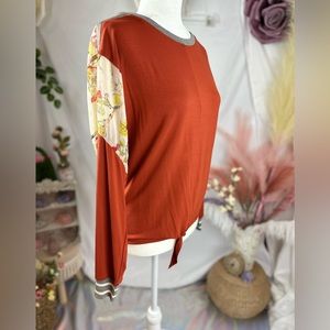 Tiny / Anthropologie Pippa Orange Floral Tie Front Top. Size XS  042